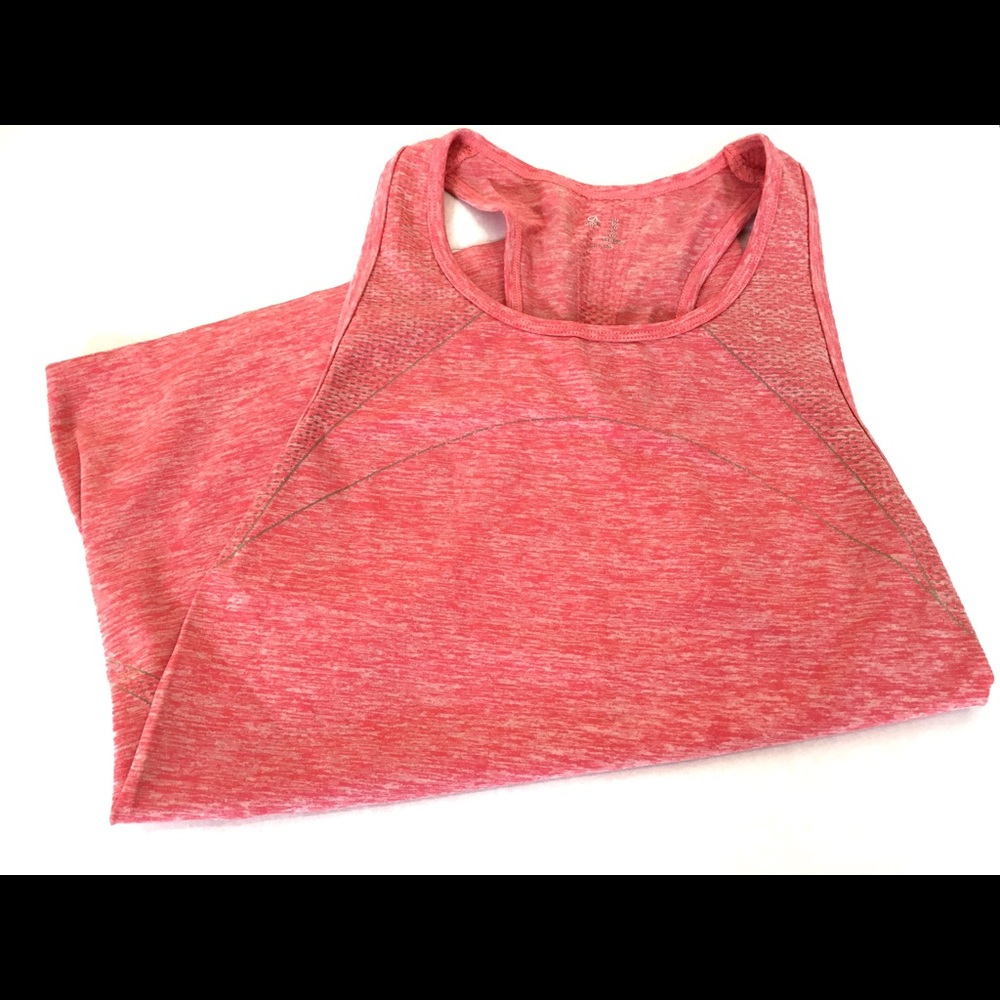 Gap fit women’s active wear medium.